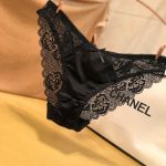 Culotte en satin transparent ajourée
